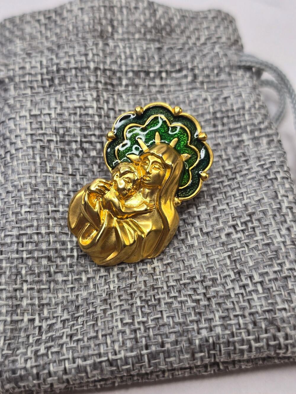 Vintage 90's Avon Madonna and Child Pin